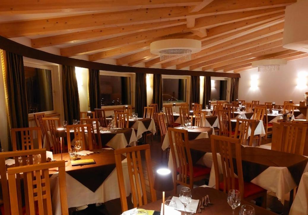 Ciasa Alpina Relax Hotel Moena Bagian luar foto