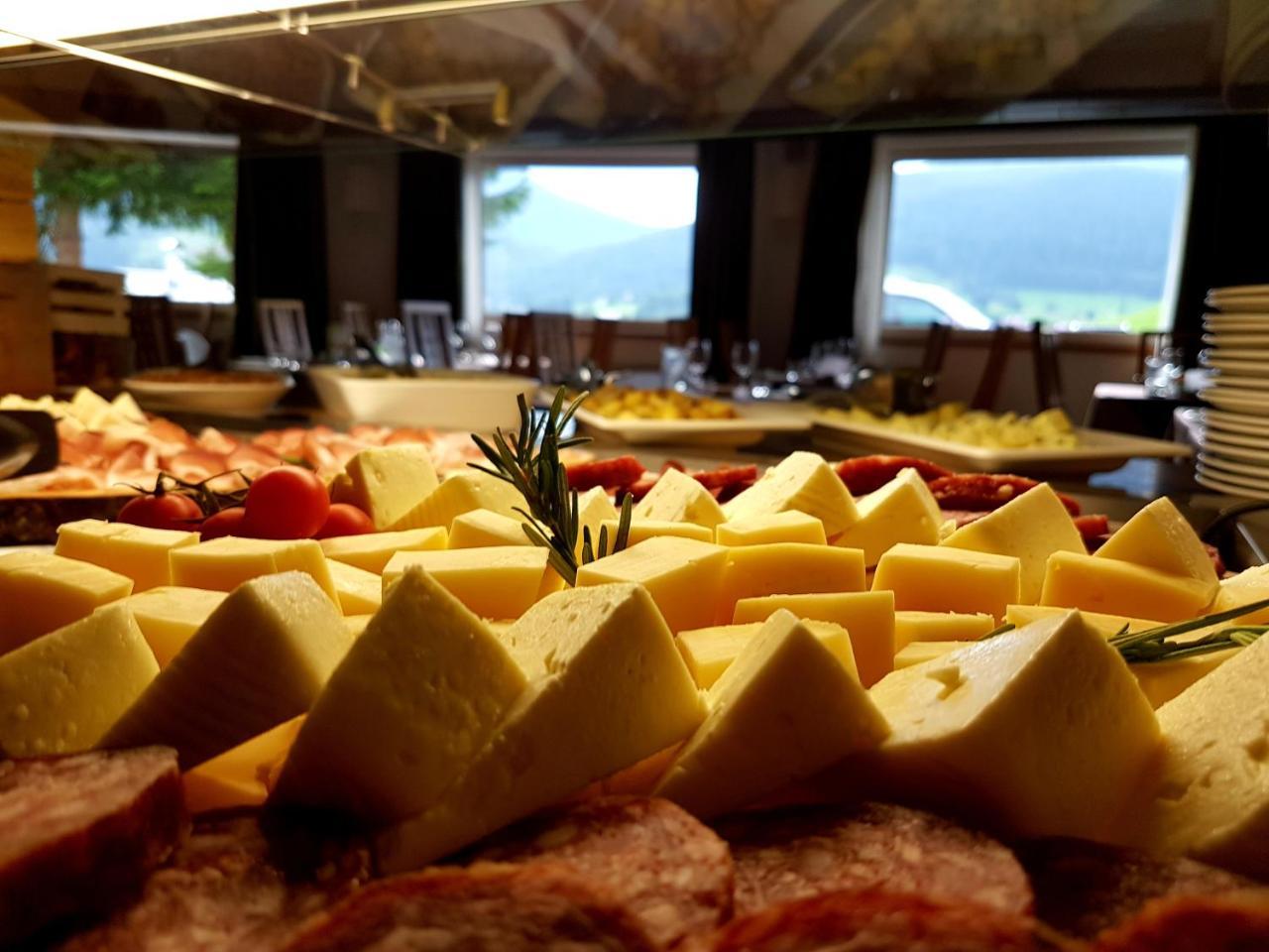 Ciasa Alpina Relax Hotel Moena Bagian luar foto